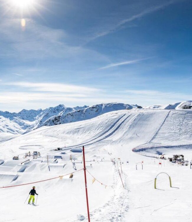 NCC Torino Noleggio Con Conducente Trasferimenti Piste da Sci Destinazioni Sciistiche e Resort Lombardia